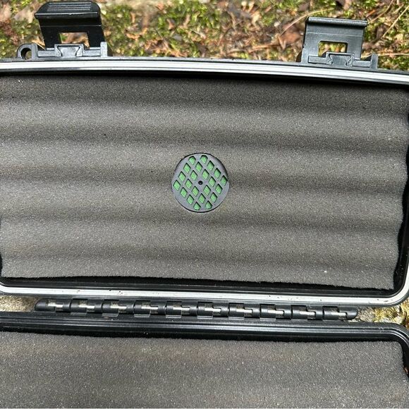 Black Portable Herf-a-dor Humidor Cigar Case and Accessories - Picture 6 of 14